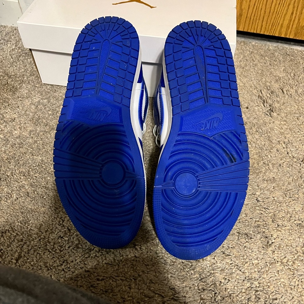 Jordan 1 Mid - Picture 4 of 4